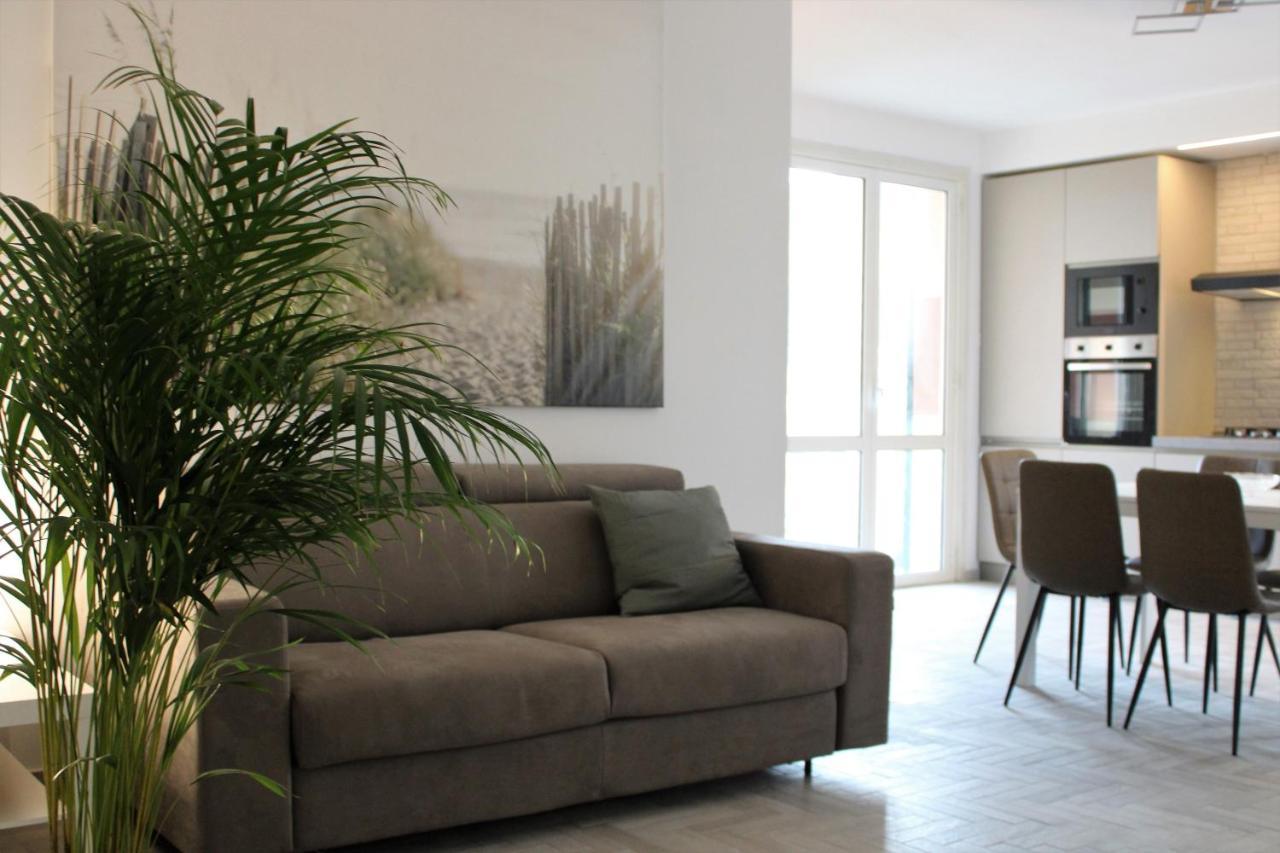 Gf Holiday Suite 3 Varraze Exterior foto