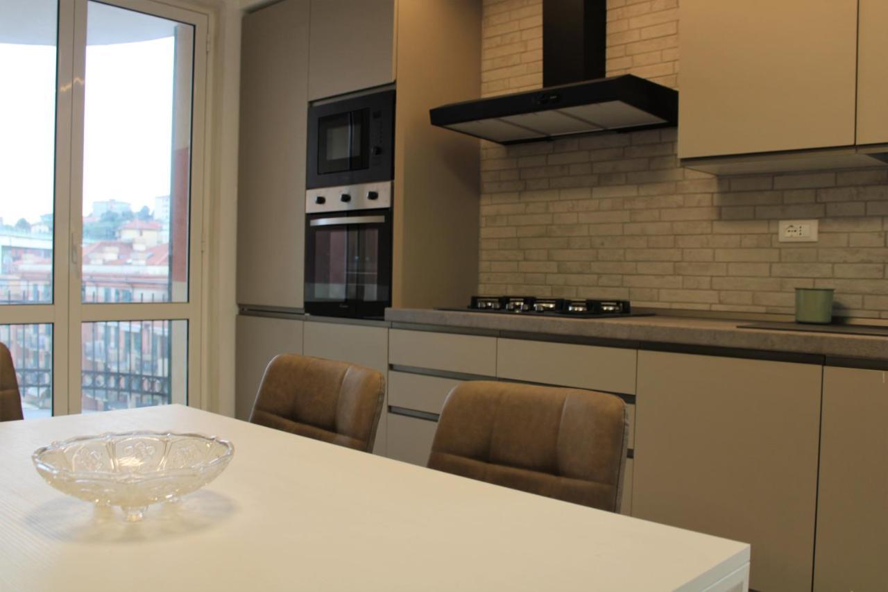 Gf Holiday Suite 3 Varraze Exterior foto